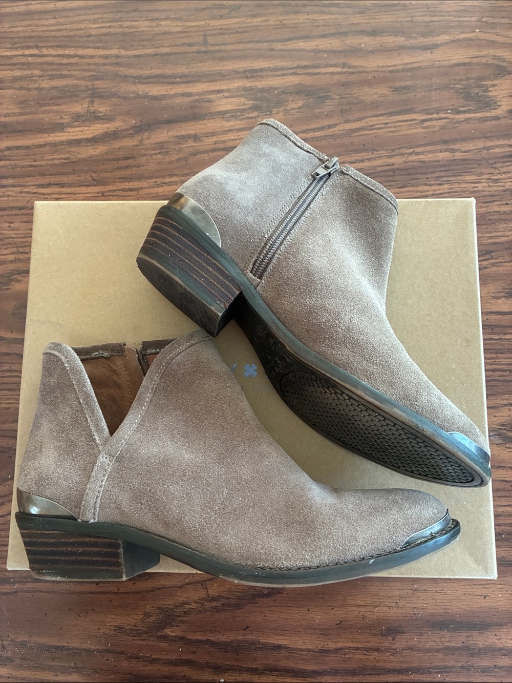 08;09 Lucky Keezan Ankle Booties